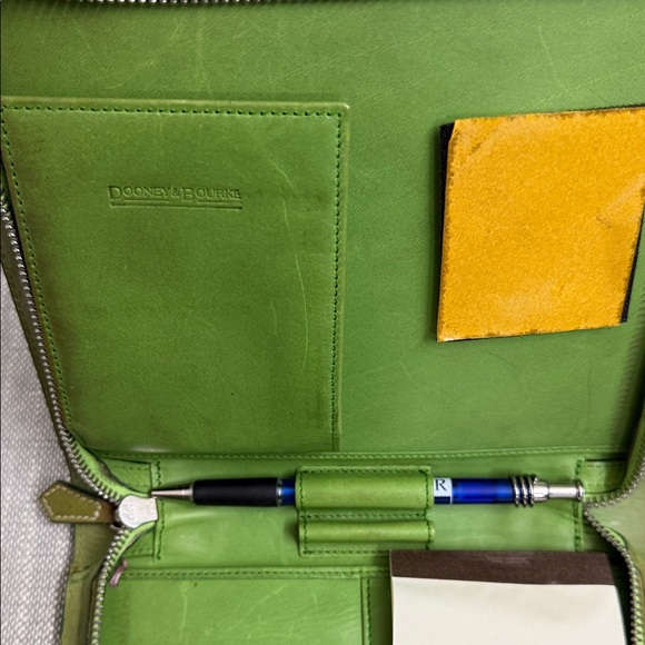 Green Leather Binder with phone case and credit card slots-Authentic! - Picture 4 of 5